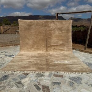 Moroccan rug beige solid