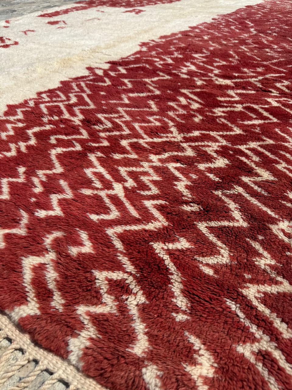 Moroccan Berber red Rug : 7.5 x 10.8 Feet - Image 4