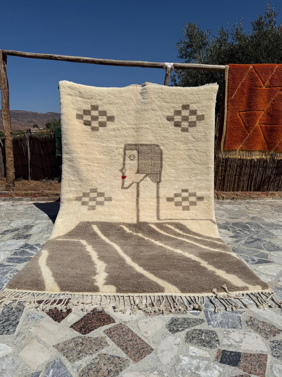 Moroccan Rug : 6 x 9 Feet