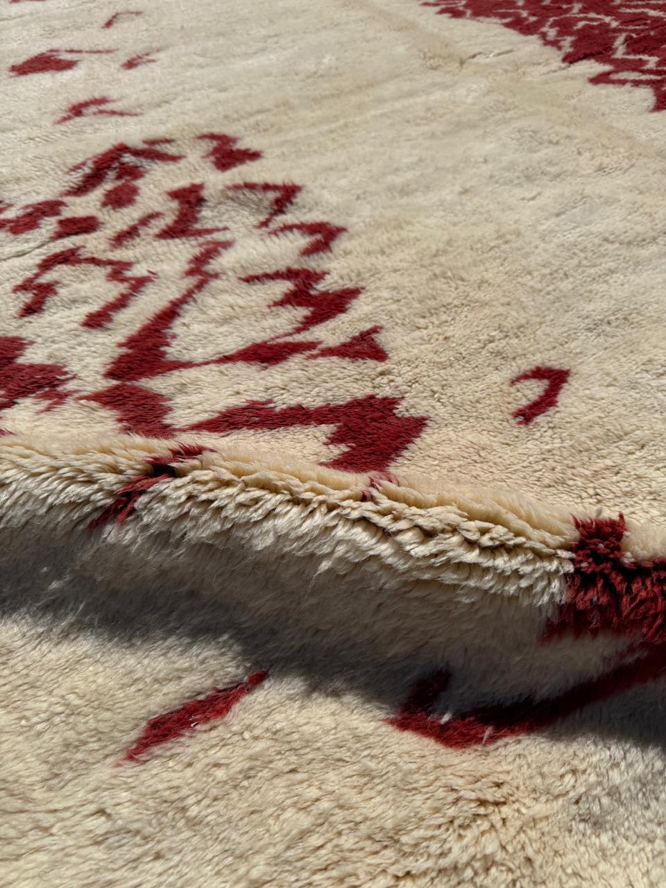Moroccan Berber red Rug : 7.5 x 10.8 Feet - Image 2