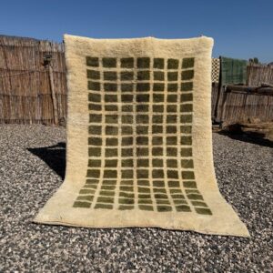Checkered Moroccan Rug : 5.2 x 7.6 Feet