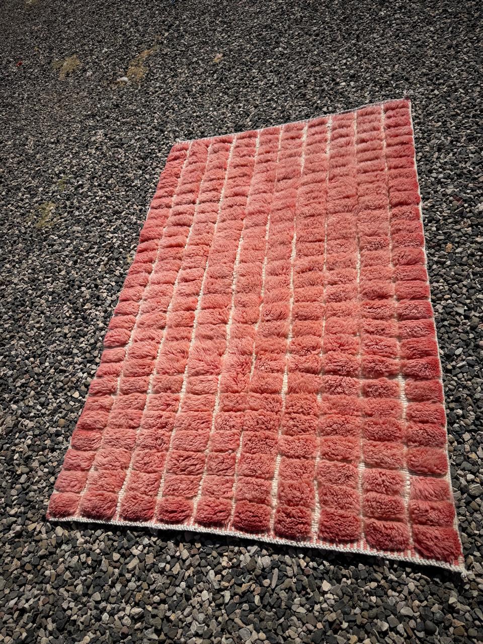 Moroccan Rug : 4 x 6 Feet - Image 6