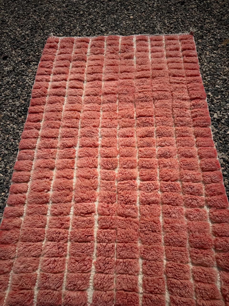 Moroccan Rug : 4 x 6 Feet - Image 5