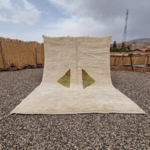Solid beige Moroccan Rug : 8.1 x 11.5 Feet